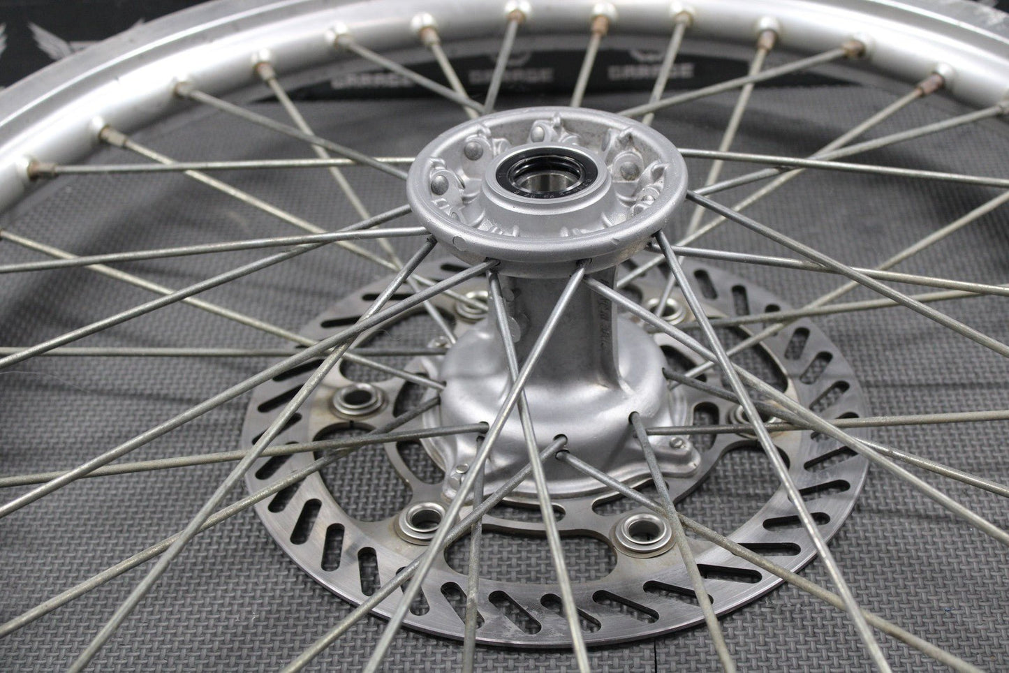1996 KAWASAKI 93 - 98 KX125 KX250 KX500 OEM 21" FRONT WHEEL RIM HUB 41034 - 1226 - hggarage