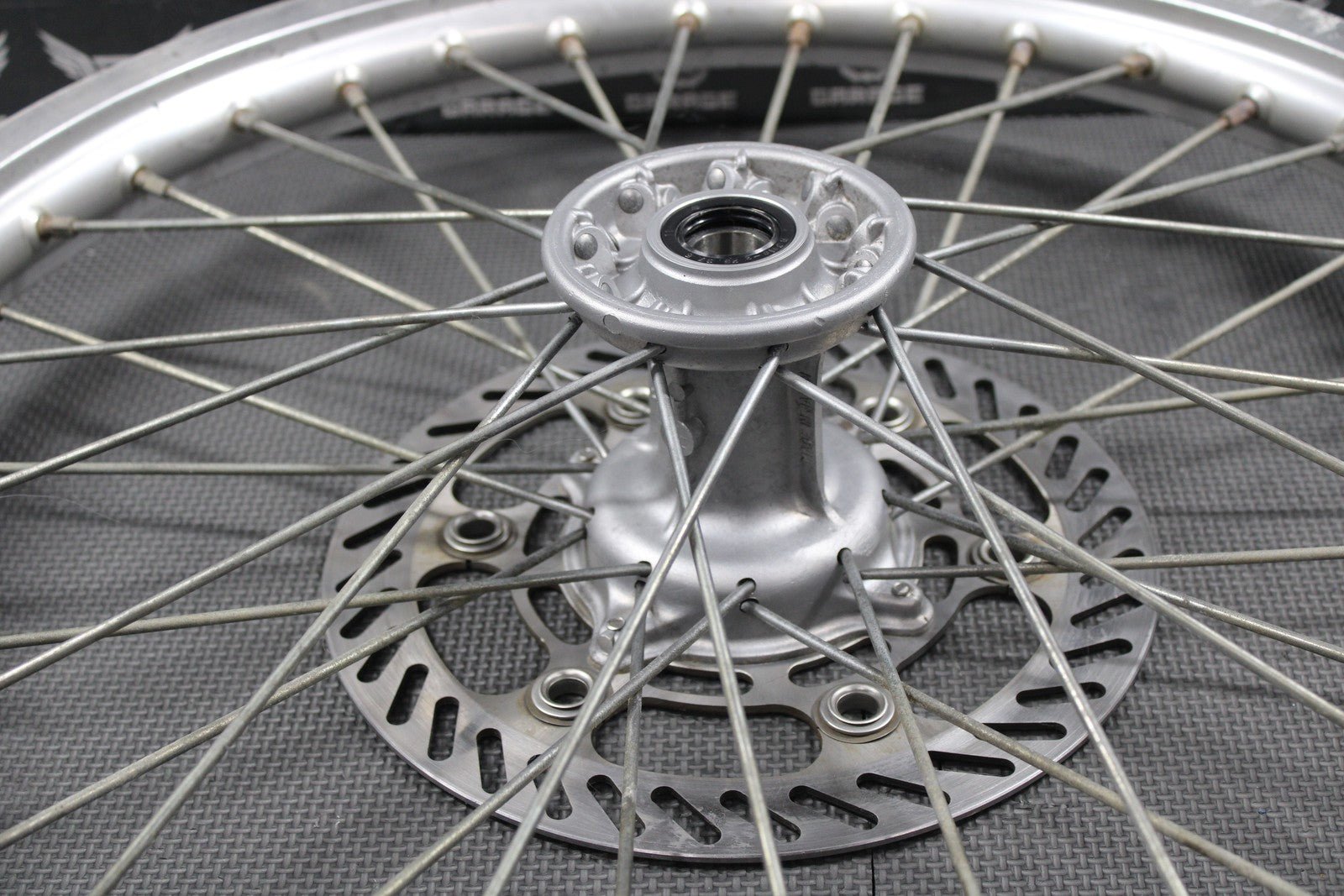 1996 KAWASAKI 93 - 98 KX125 KX250 KX500 OEM 21" FRONT WHEEL RIM HUB 41034 - 1226 - hggarage