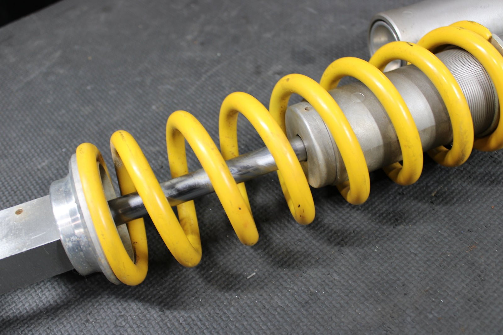 2002 HONDA CRF450R OEM SHOWA REAR BACK SHOCK ABSORBER SUSPENSION 52400 - MEB - 671 - hggarage