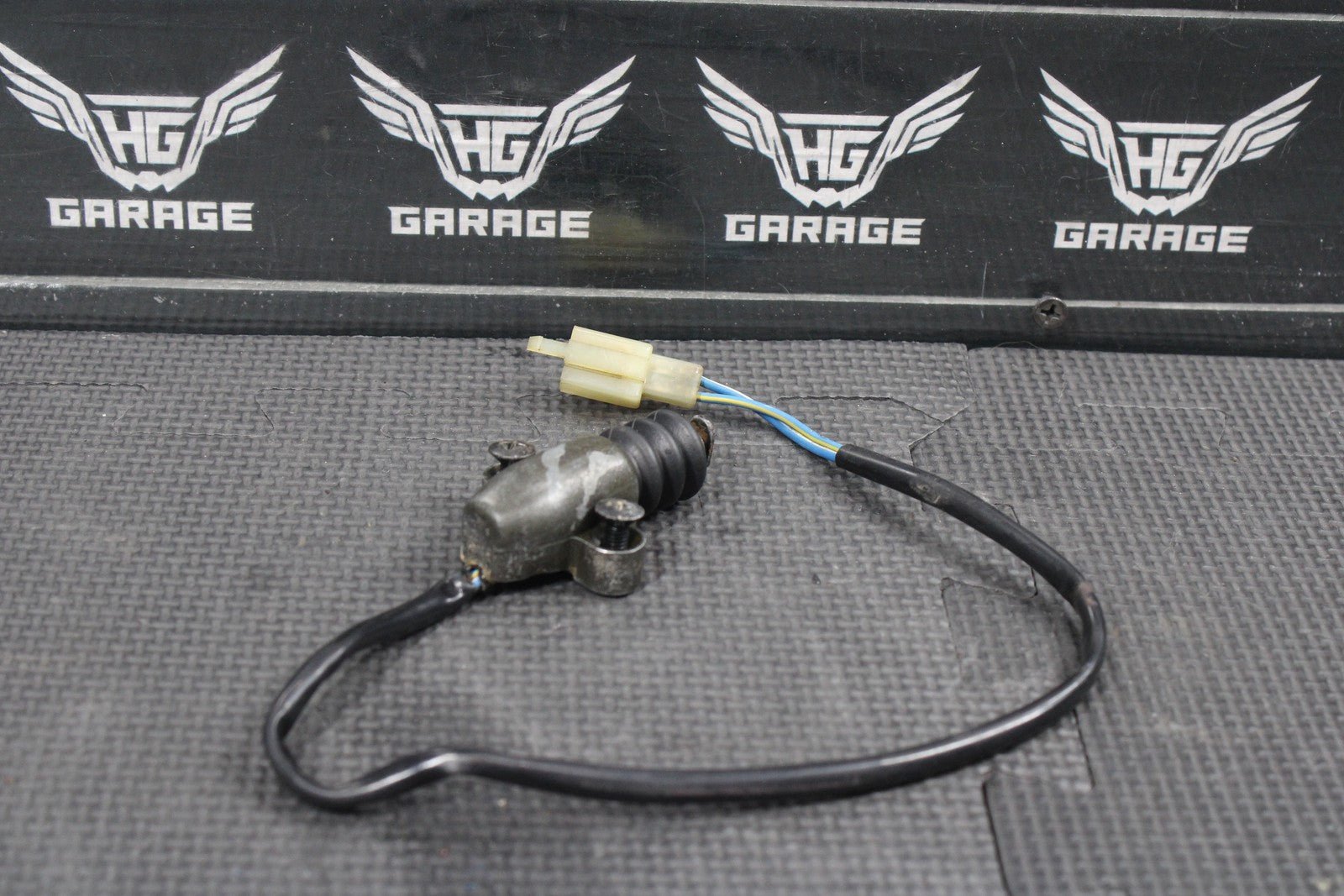 1987 87 - 00 YAMAHA TW200 OEM KICKSTAND SIDE KICK STAND SENSOR 1VJ - 82566 - 00 - 00 - hggarage