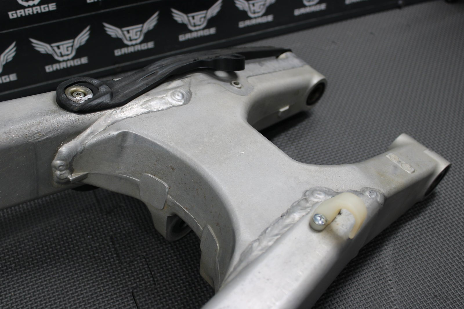 2006 Kawasaki KX450F OEM Swingarm Swing Arm Suspension 33001 - 0085 - hggarage