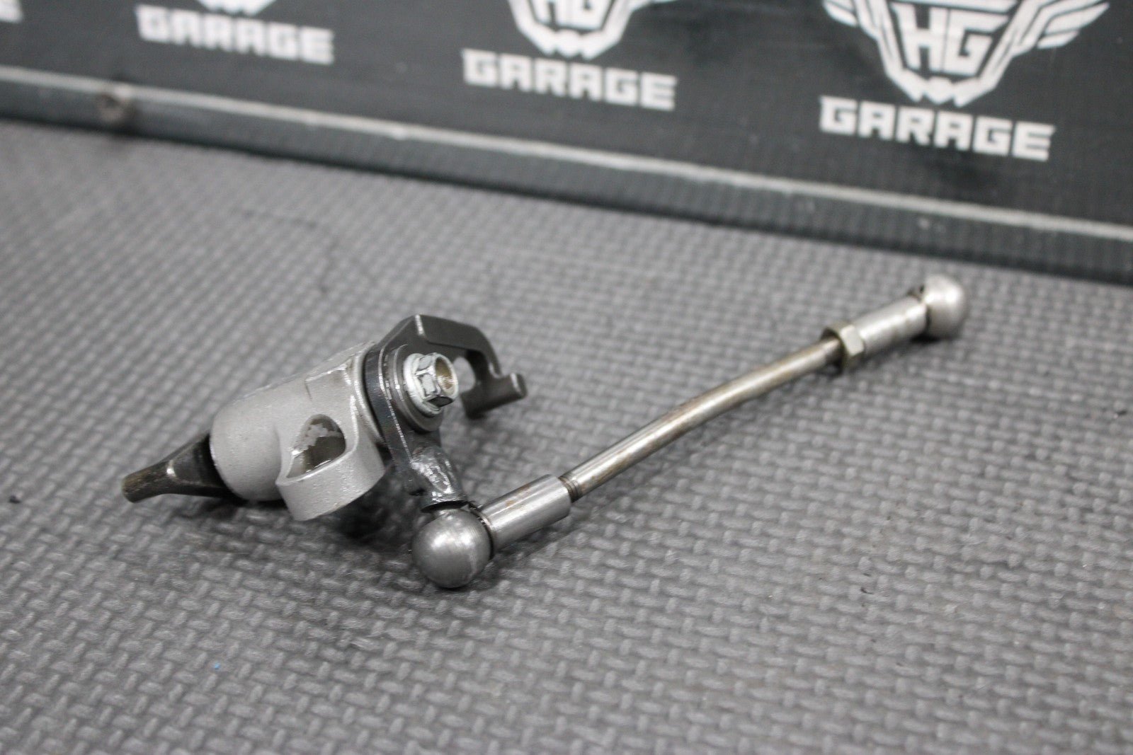 2000 KTM 250 EXC OEM ENGINE POWERVALVE EXHUAST VALVE LINKAGE GOVERNOR - hggarage