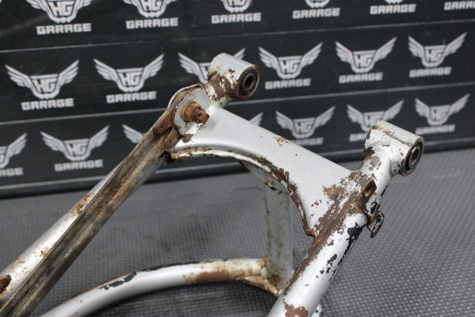 1985 YAMAHA PW80 OEM SWINGARM SWING ARM SUSPENSION - hggarage