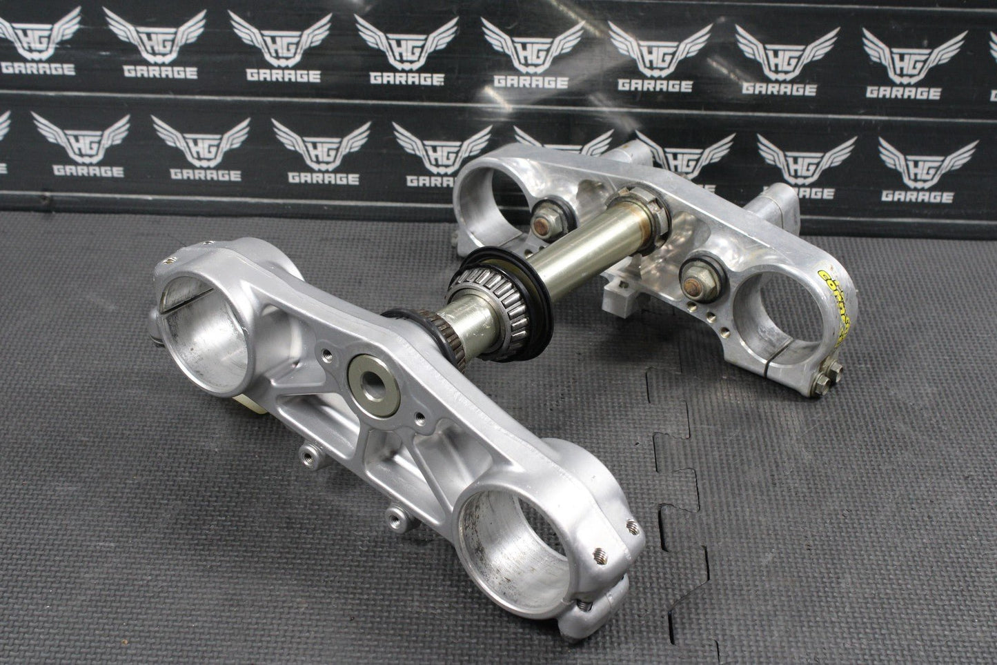 2002 YAMAHA YZ250 OEM FRONT FORKS LOWER BILLET UPPER TRIPLE TREE STEM CLAMP - hggarage
