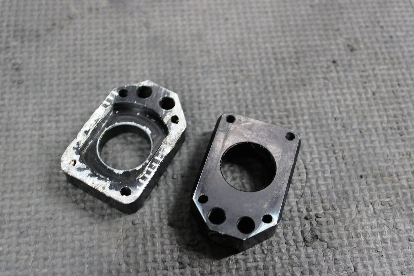 2006 Yamaha YZ450F OEM Rear Axle Back Wheel Rim Pivot Bolt Axel 1C3 - 25381 - 90 - 00 - hggarage