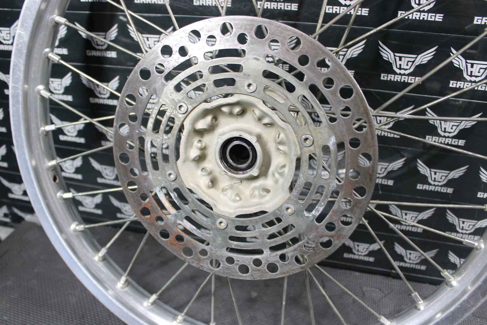 1999 SUZUKI 96 - 00 RM125 RM250 OEM FRONT WHEEL RIM 54111 - 36E10 55311 - 36E00 - hggarage