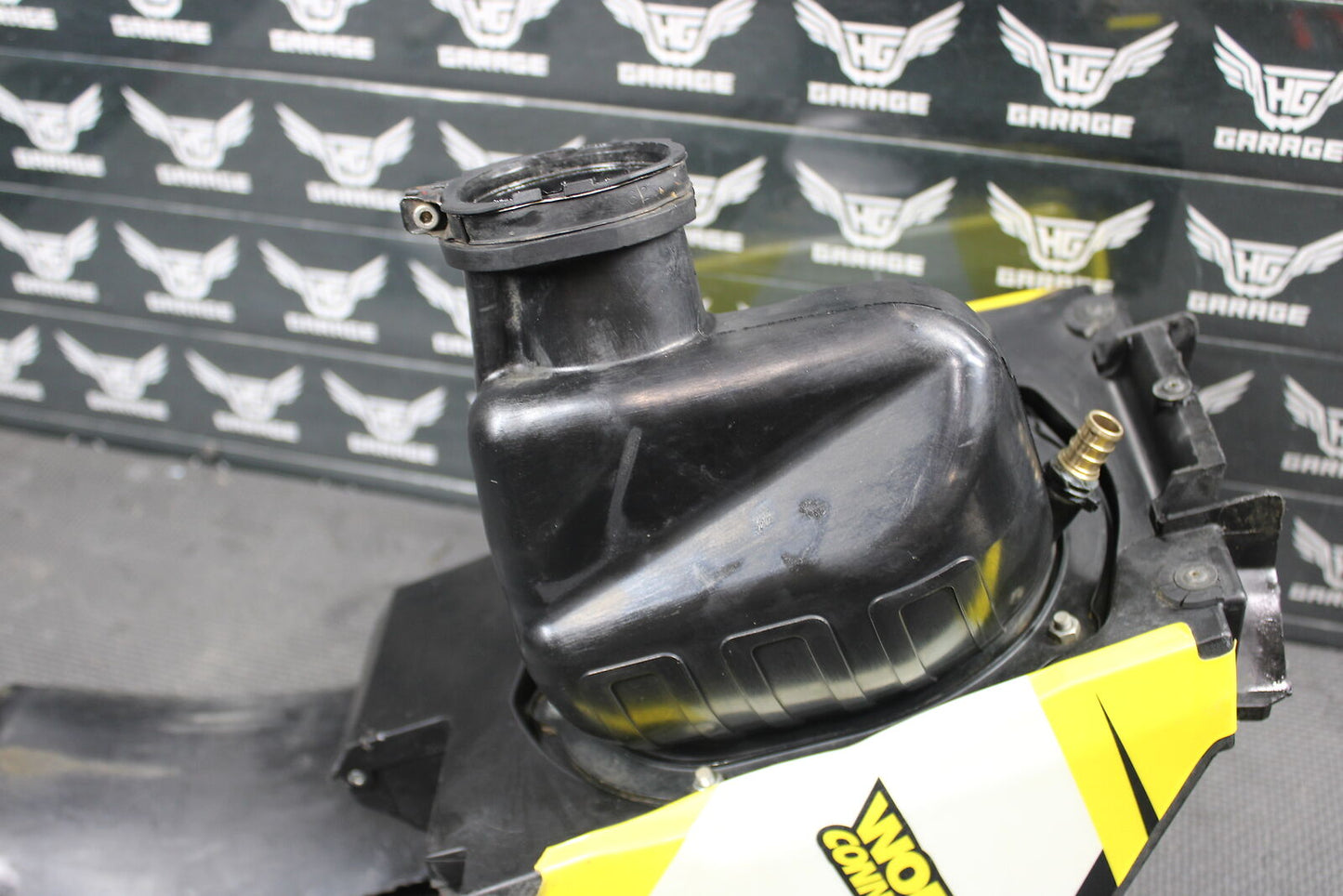 2008 SUZUKI RMZ250 OEM AIRBOX INTAKE AIR CLEANER CASE 13700-10H00