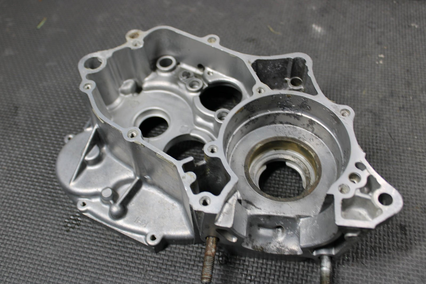 2001 KAWASAKI 01 - 05 KX100 KX85 OEM LEFT RIGHT ENGINE MOTOR CRANKCASE CRANK CASES - hggarage