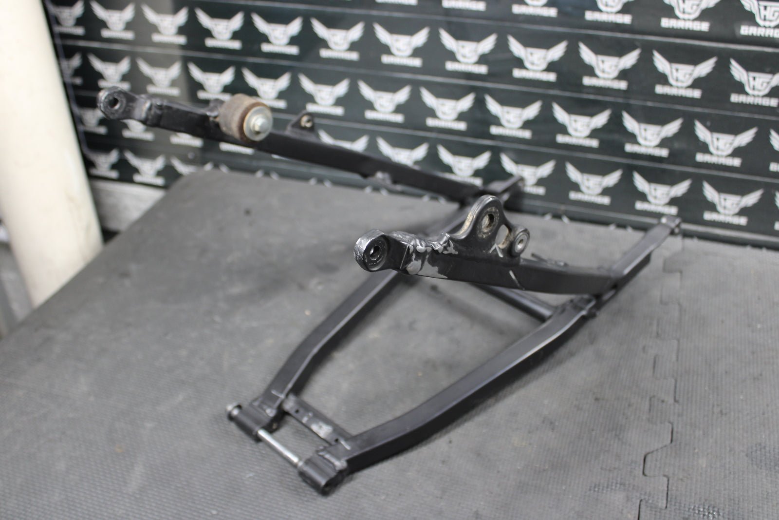 2007 YAMAHA YZ250F YZ450F OEM REAR BACK SUB FRAME SUBFRAME 2S2 - 21190 - 70 - 00 - hggarage