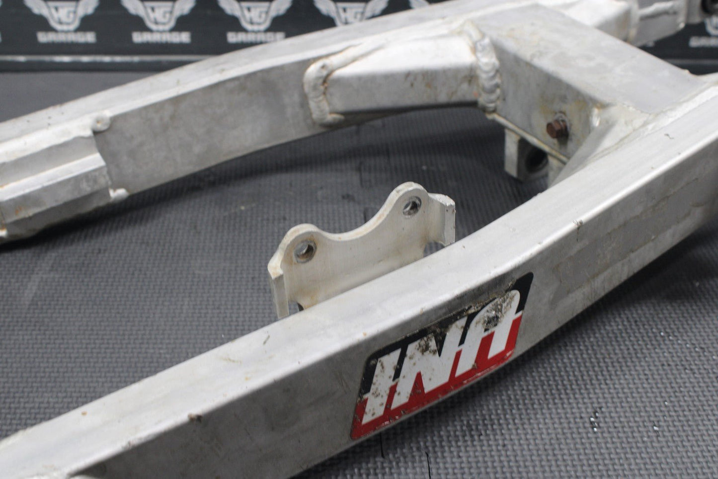 1986 KAWASAKI KDX200 OEM REAR SWINGARM SWING ARM SUSPENSION 33001 - 1259 - hggarage