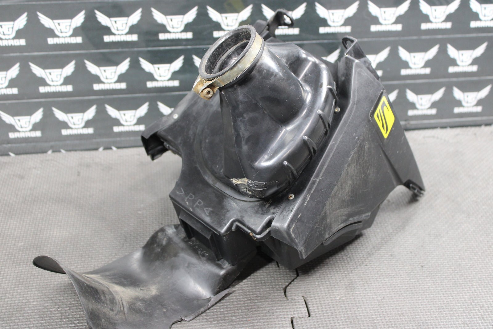 2008 YAMAHA YZ450F OEM AIRBOX INTAKE AIR CLEANER CASE LOUD MOUTH INTAKE BILLET - hggarage