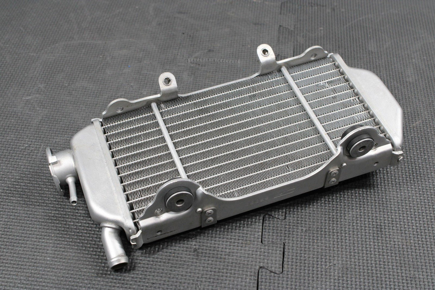 2013 HUSQVARNA TE511 OEM ENGINE LEFT SIDE MOTOR COOLING COOLER RADIATOR 8000H741 - hggarage