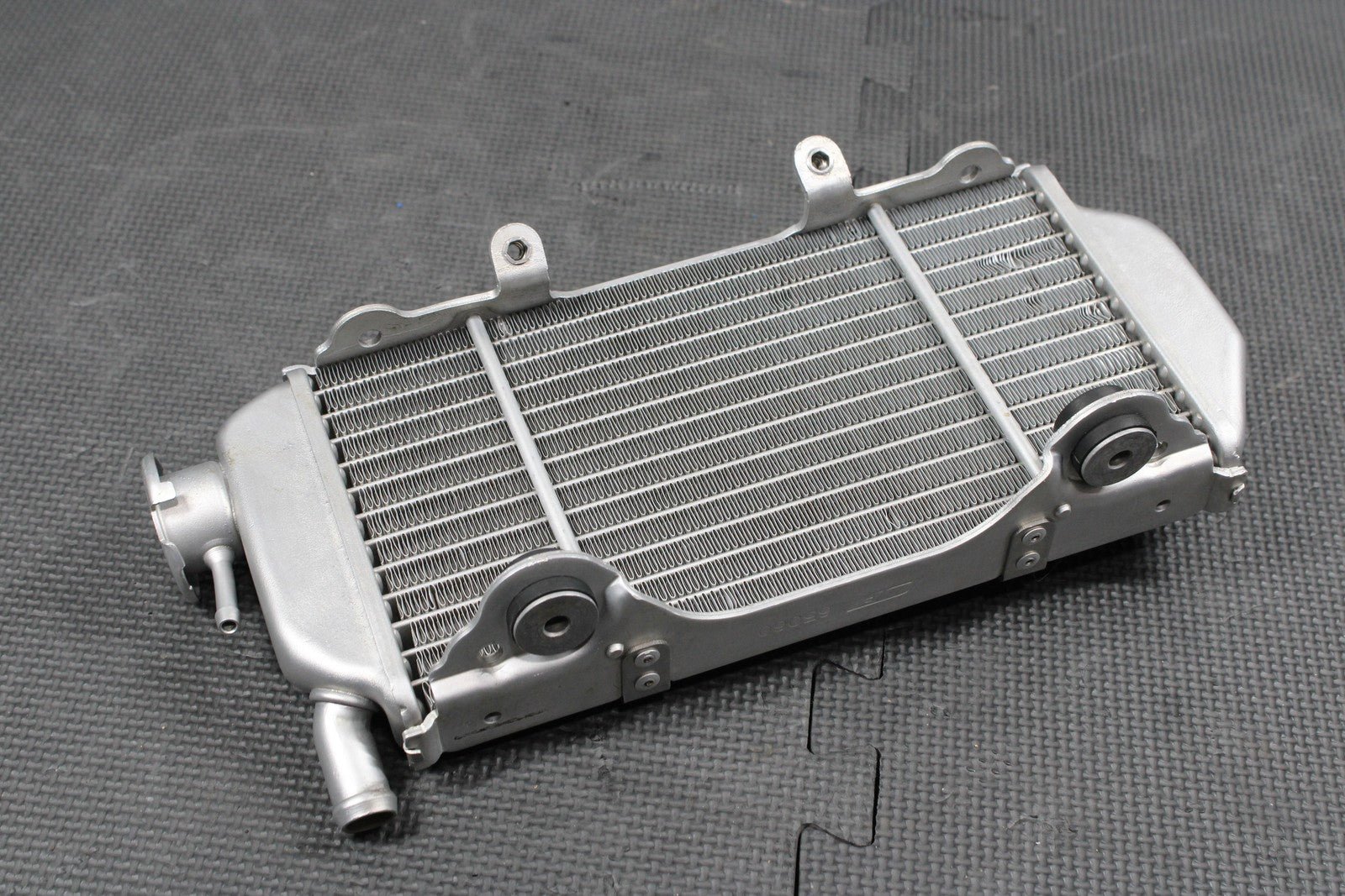 2013 HUSQVARNA TE511 OEM ENGINE LEFT SIDE MOTOR COOLING COOLER RADIATOR 8000H741 - hggarage