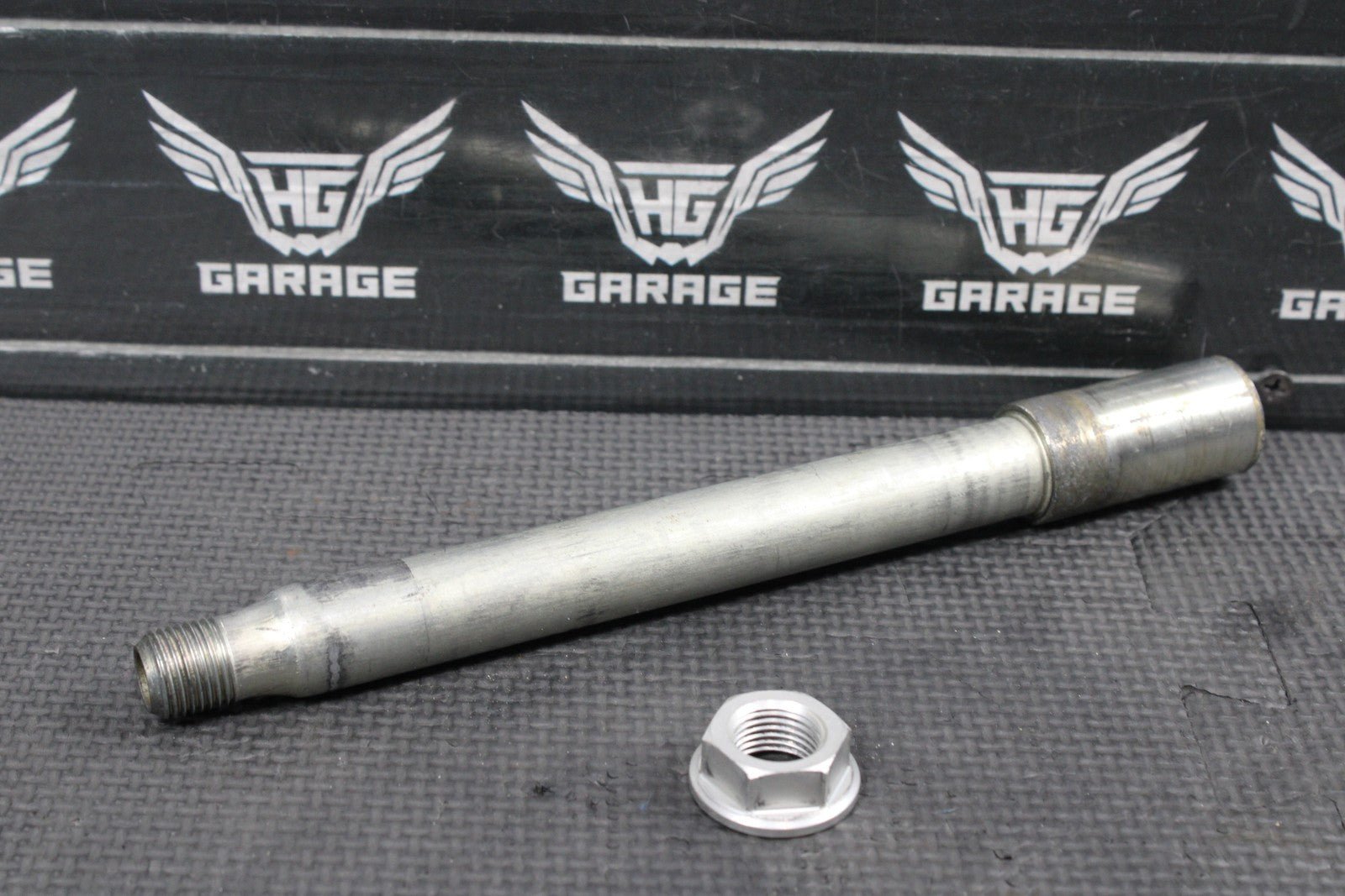 2018 HONDA04 - 22 CRF250R OEM FRONT WHEEL RIM AXLE PIVOT BOLT 44301 - MEN - 000 - hggarage