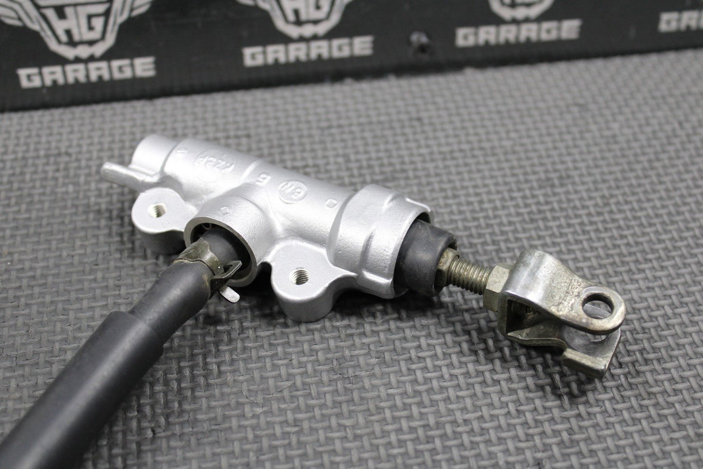 1997 HONDA 97 - 01 CR250R OEM REAR BACK BRAKE MASTER CYLINDER 43510 - KZ3 - B01 NICE! - hggarage