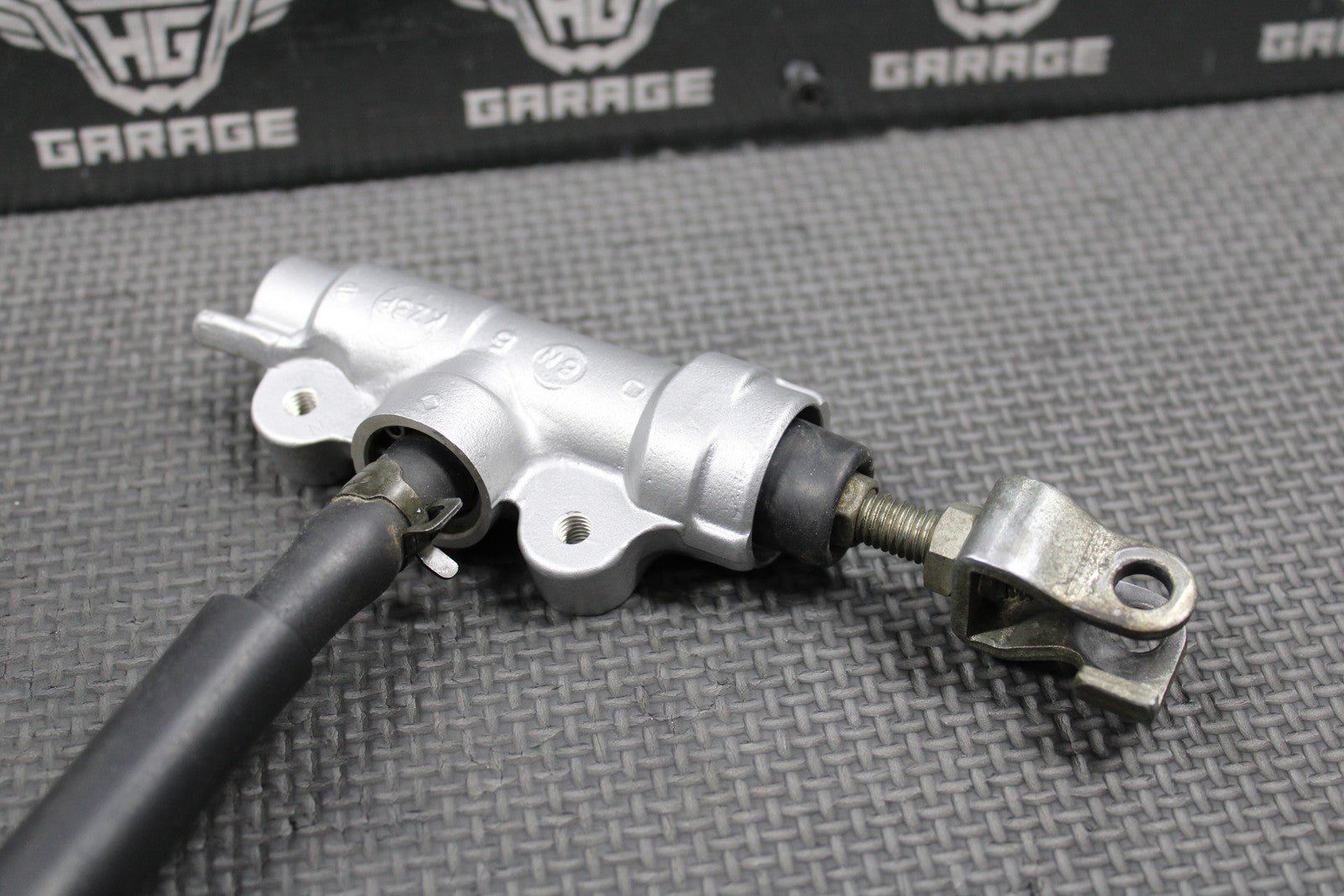 1997 HONDA 97 - 01 CR250R OEM REAR BACK BRAKE MASTER CYLINDER 43510 - KZ3 - B01 NICE! - hggarage