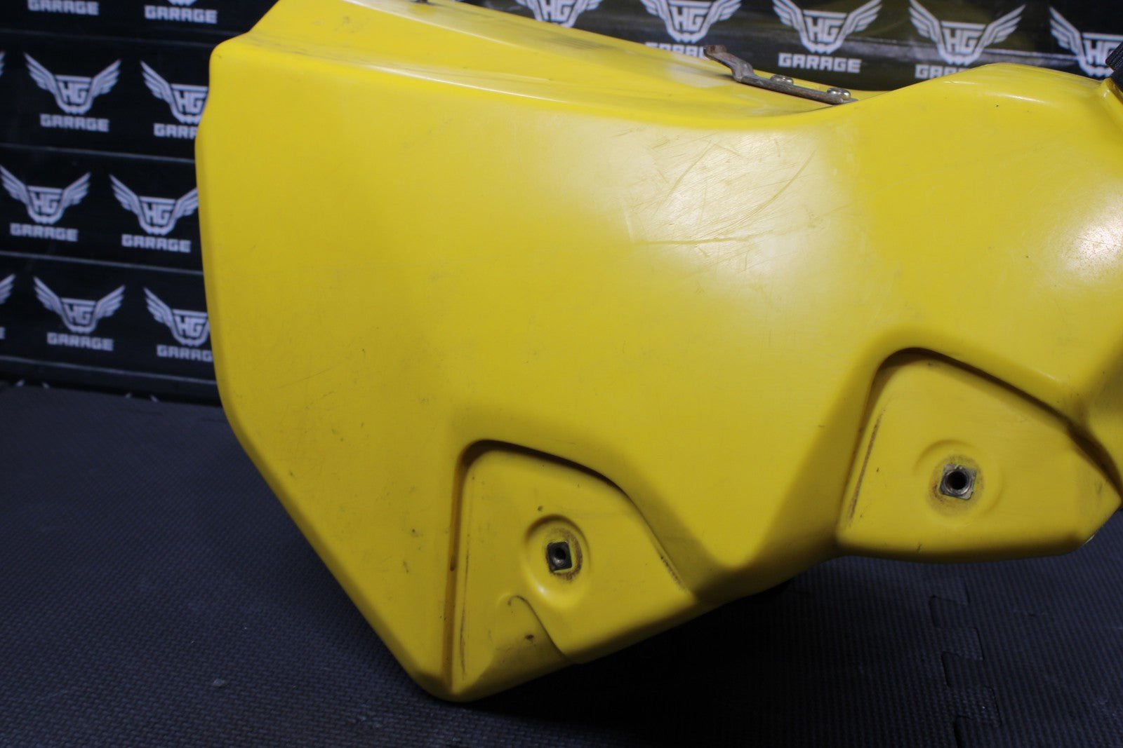 2000 SUZUKI DRZ400 00 - 04 OEM GAS FUEL TANK CELL PETROL RESERVOIR PLASTIC YELLOW - hggarage