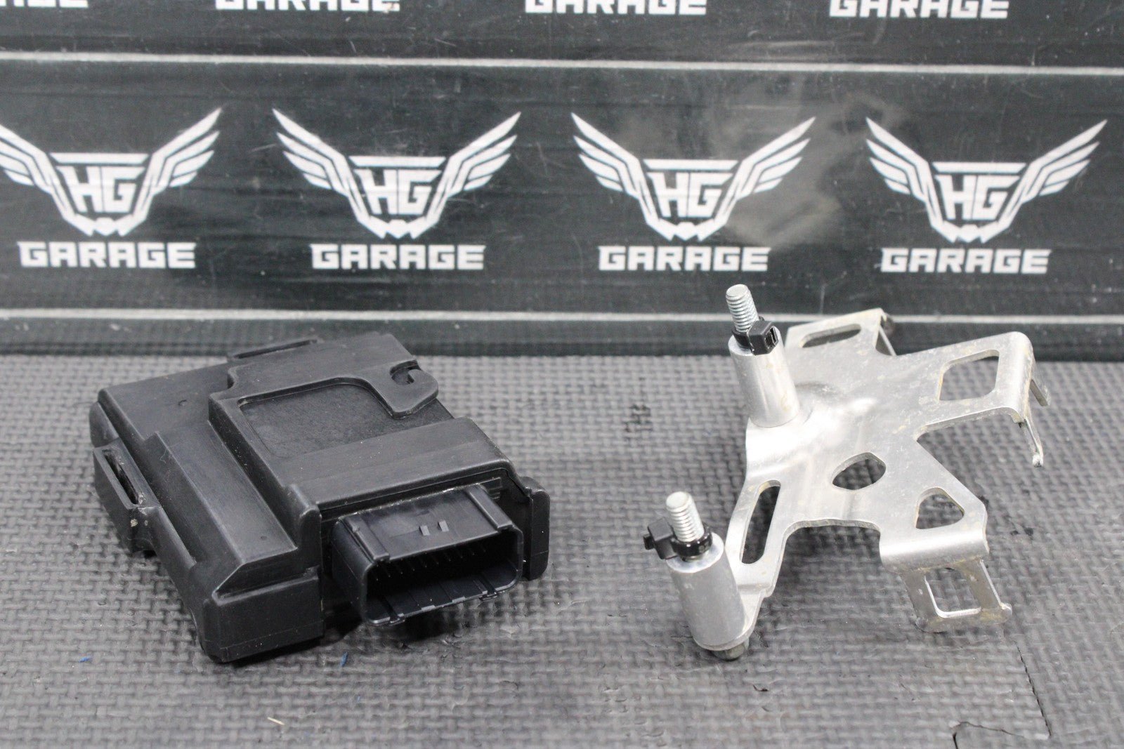 2018 HONDA CRF250R OEM ECU COMPUTER CONTROLLER UNIT ECM CDI W/ HOLDER - hggarage