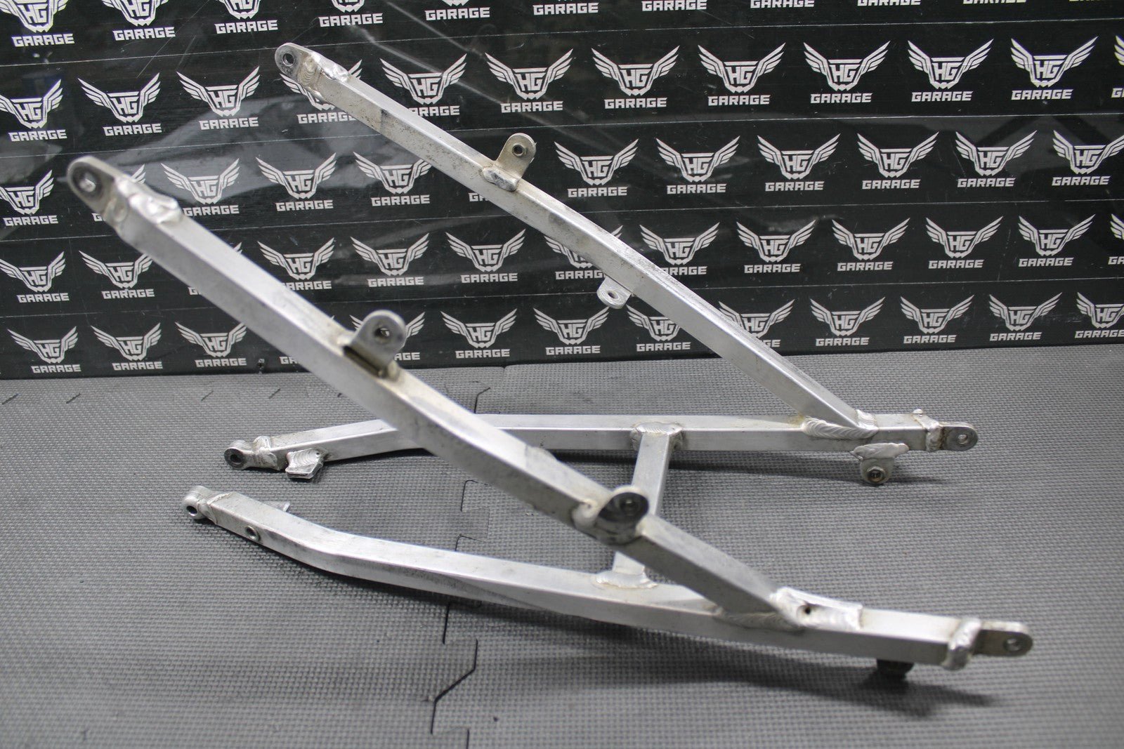 2000 2001 HONDA CR125R CR250R OEM REAR BACK SUB FRAME SUBFRAME 50200 - KZ3 - J30 - hggarage