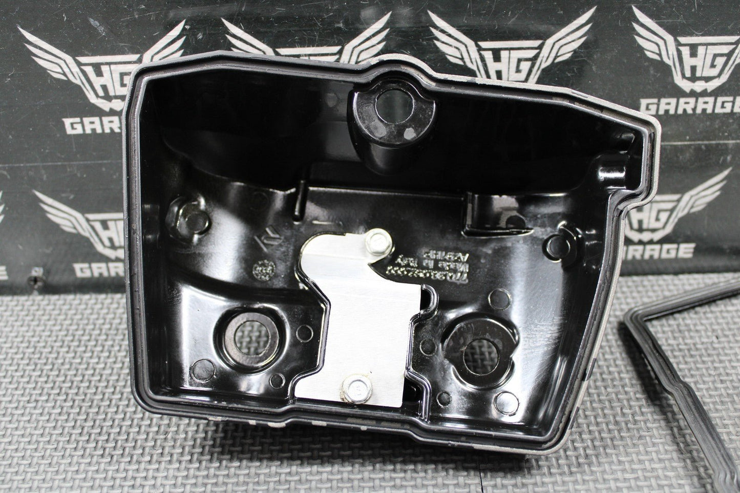 2010 06 - 13 KTM 250 XCF - W OEM ENGINE MOTOR CYLINDER HEAD VALVE COVER 77036052100 - hggarage
