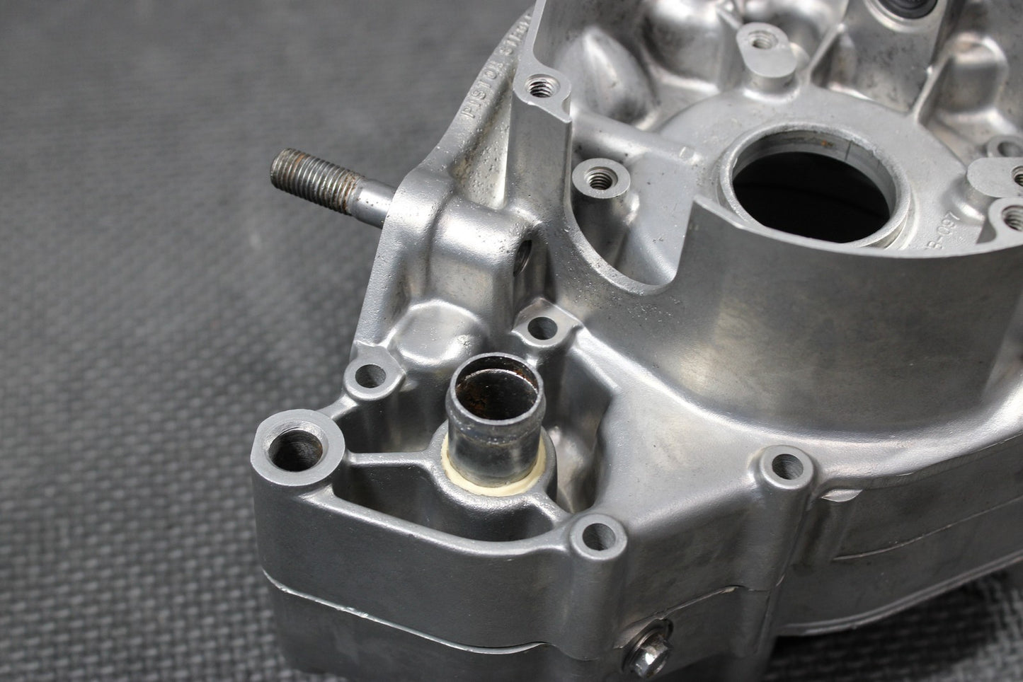 1996 SUZUKI RM250 OEM LEFT RIGHT ENGINE CRANKCASE CRANK CASES BLOCK READ DESC! - hggarage