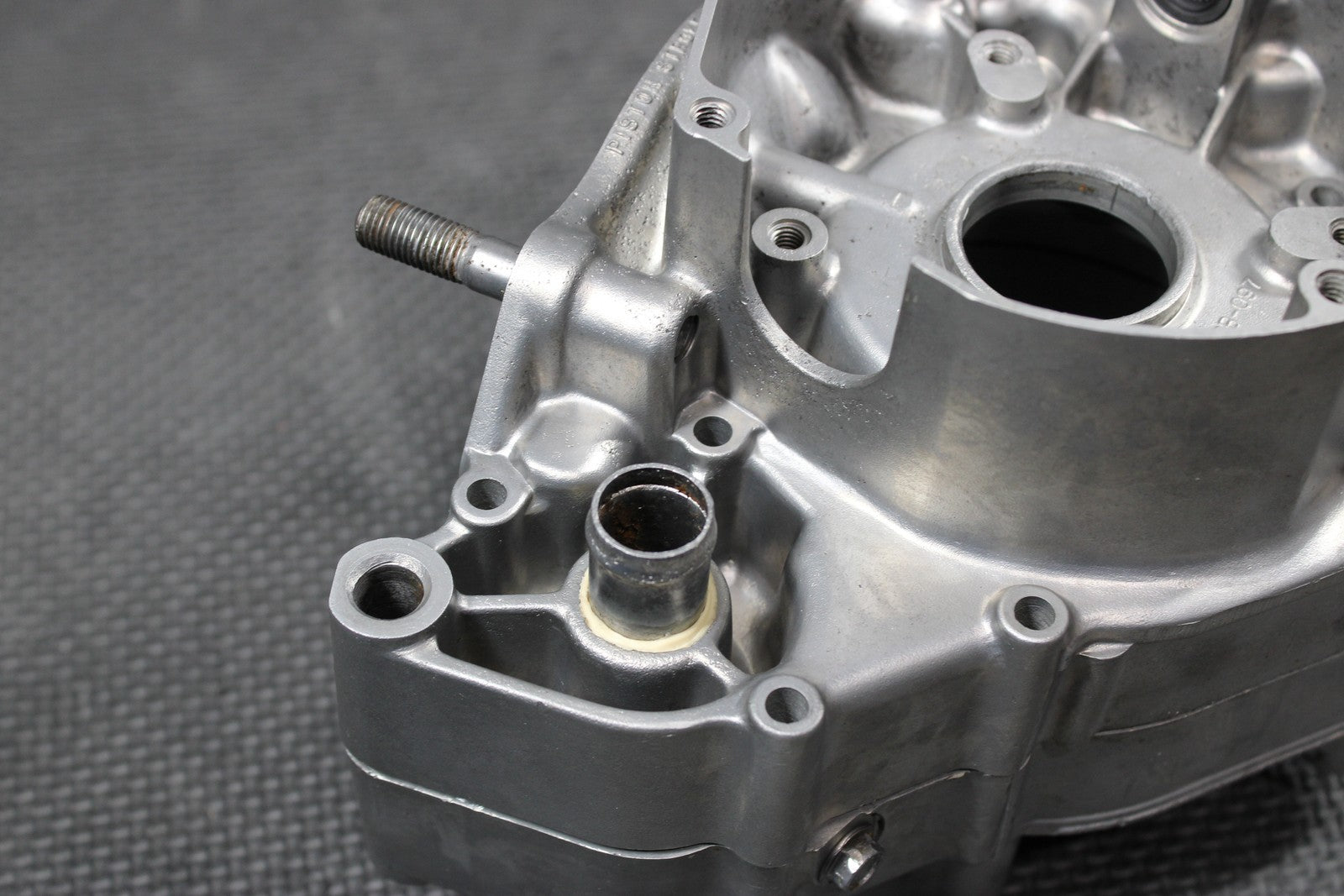 1996 SUZUKI RM250 OEM LEFT RIGHT ENGINE CRANKCASE CRANK CASES BLOCK READ DESC! - hggarage