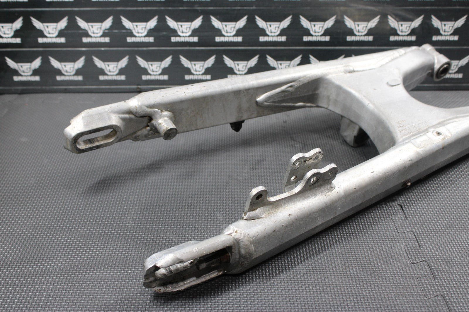 2000 KTM 125 200 250 300 380 OEM SWINGARM SWING ARM SUSPENSION 50304030244 - hggarage