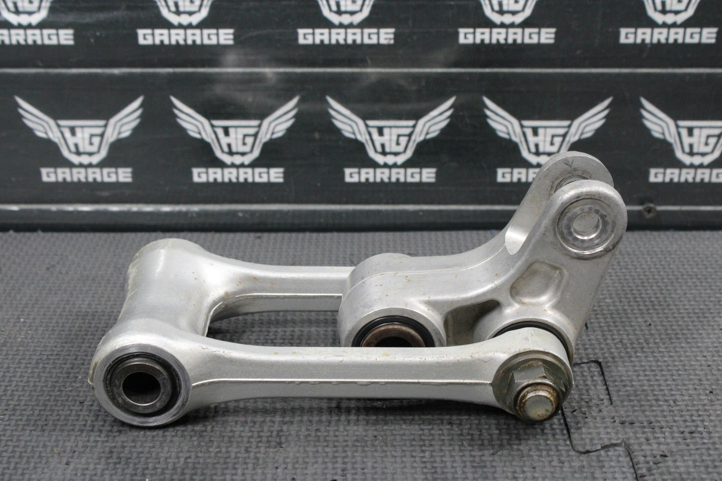 2006 YAMAHA YZ250F YZ450F OEM REAR SHOCK LINKAGE LINKS RELAY ARM 5XC - 2217A - 90 - 00 - hggarage