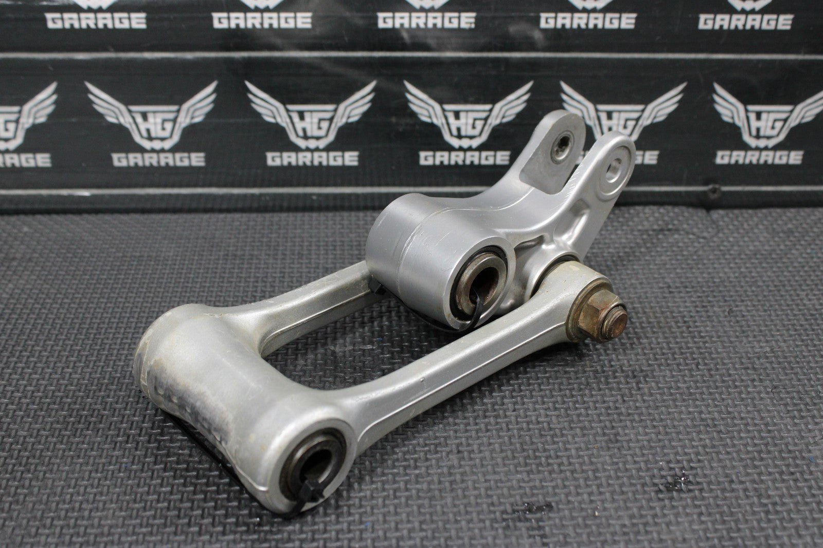 2006 YAMAHA YZ450F OEM REAR SHOCK LINKAGE LINKS RELAY ARM 5XC - 2217A - 90 - 00 - hggarage