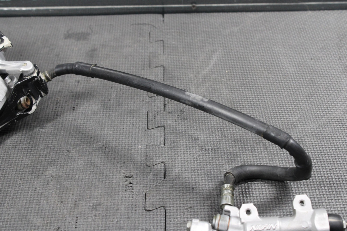 2006 YAMAHA YZ250F OEM REAR BACK BRAKE CALIPER MASTER CYLINDER LEVER PEDAL HOSE - hggarage