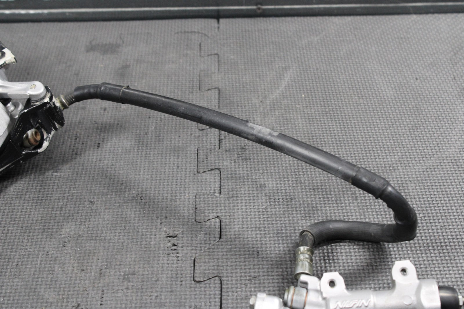 2006 YAMAHA YZ250F OEM REAR BACK BRAKE CALIPER MASTER CYLINDER LEVER PEDAL HOSE - hggarage