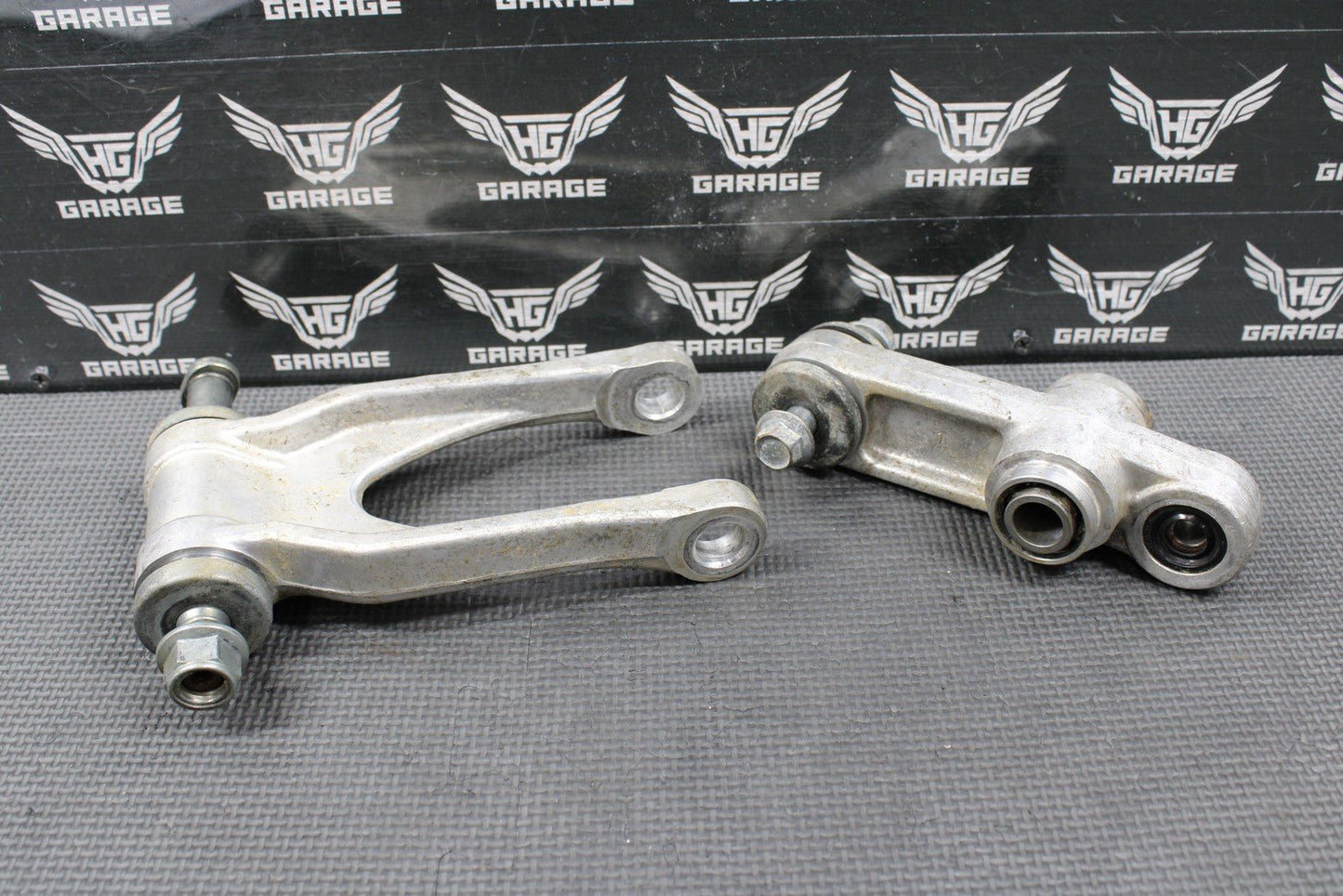 1994 SUZUKI 93 - 95 RM125 93 - 95 RM250 OEM REAR SHOCK LINKAGE LINKS 62600 - 28810 - hggarage