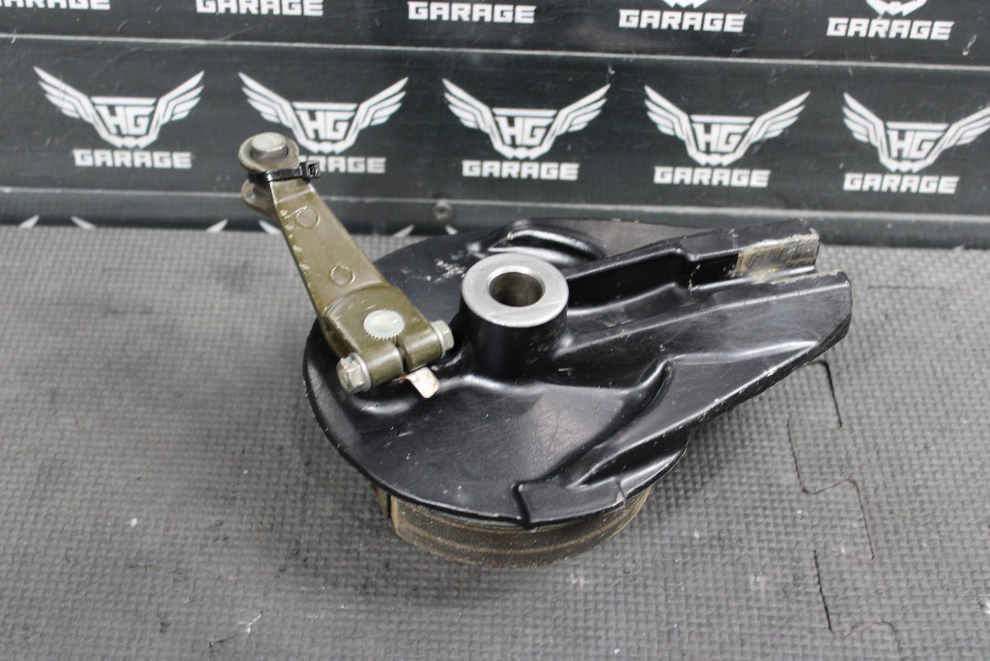 2000 HONDA XR200R 84 - 88 / 1990 1991 / 93 - 02 OEM REAR BACK BRAKE DRUM ASSEMBLY - hggarage