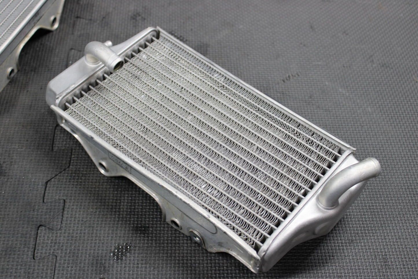 2003 HONDA CRF450R OEM ENGINE MOTOR COOLING COOLER RADIATOR NICE! 19010-MEB-631