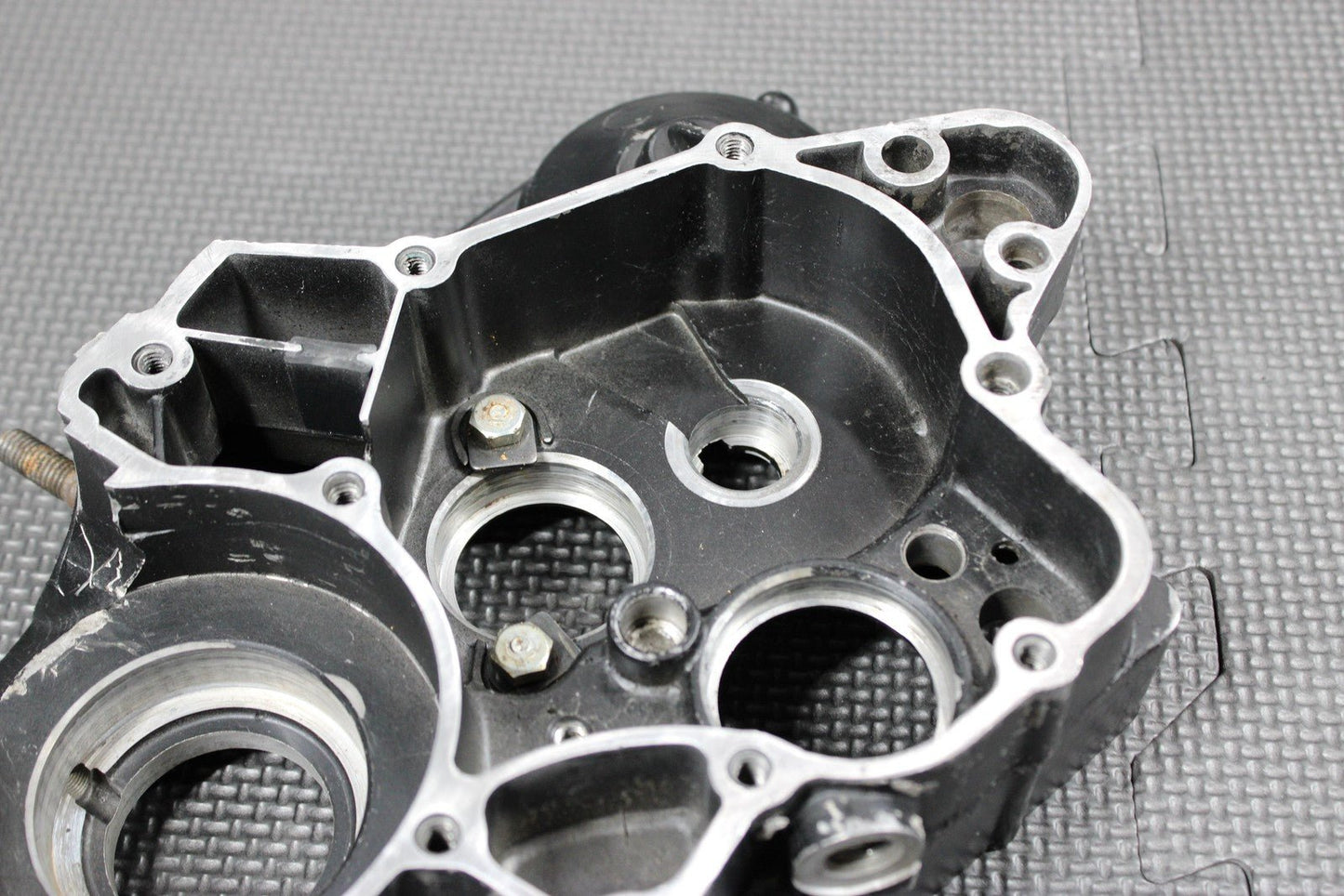 1991 86 - 95 HONDA CR80R OEM RIGHT ENGINE MOTOR CRANKCASE BLOCK 11100 - GC4 - 601 - hggarage
