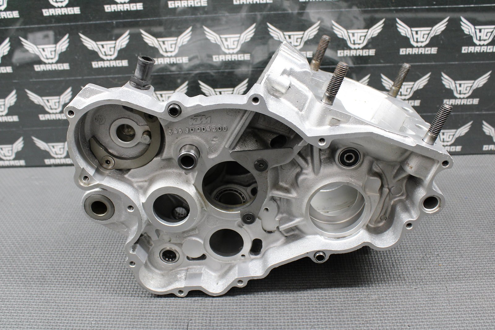 1991 KTM 300 EXC OEM LEFT RIGHT ENGINE MOTOR CRANKCASE CRANK CASES 54630004200 - hggarage