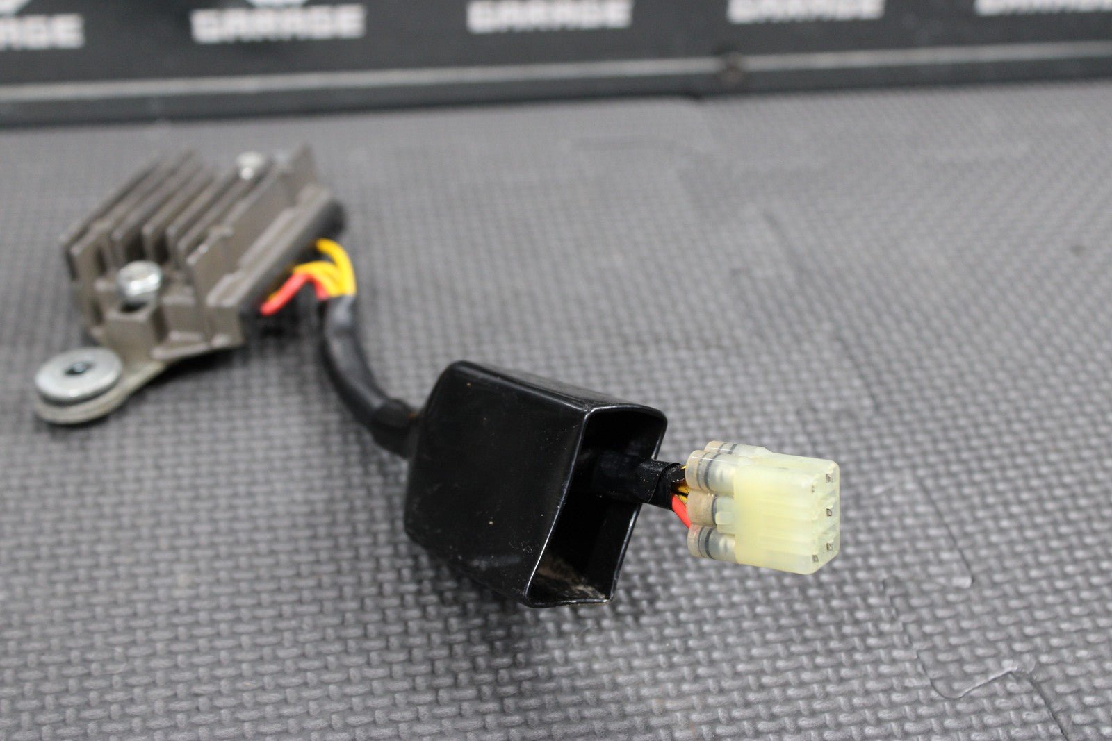 KAWASAKI 13 - 16 KX250F 13 - 15 KX450F OEM RECTIFIER VOLTAGE REGULATOR 21066 - 07 - hggarage