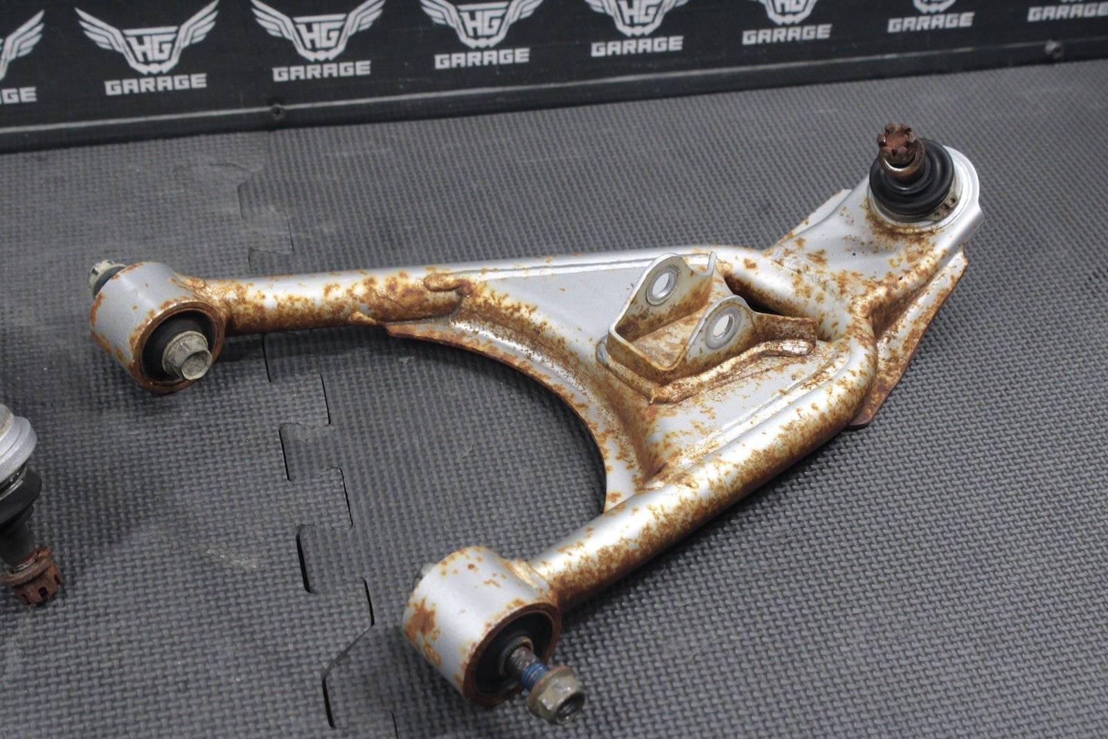 2004 04 - 09 SUZUKI QUADSPORT LTZ250 OEM FRONT LOWER UPPER LEFT CONTROL A ARMS - hggarage