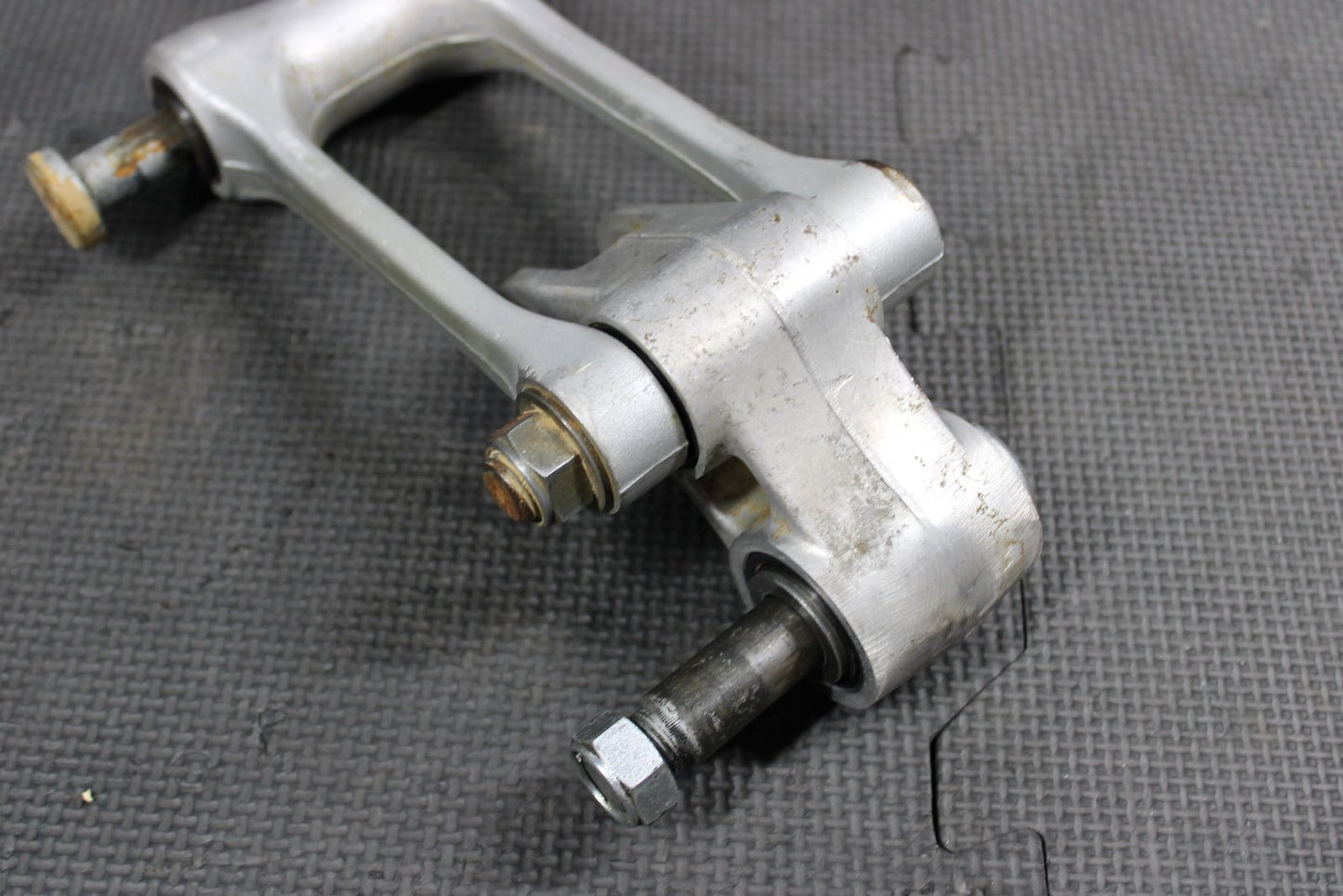 2008 YAMAHA YZ250F YZ450F OEM REAR SHOCK LINKAGE LINKS 5XC - 2217A - L0 - 00 - hggarage