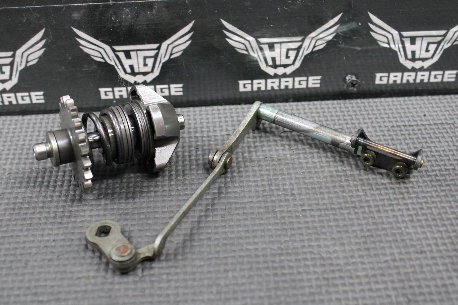 1999 2000 YAMAHA YZ125 OEM EXHAUST POWER VALVE LINKAGE PUSH ROD GOVERNOR GEAR - hggarage