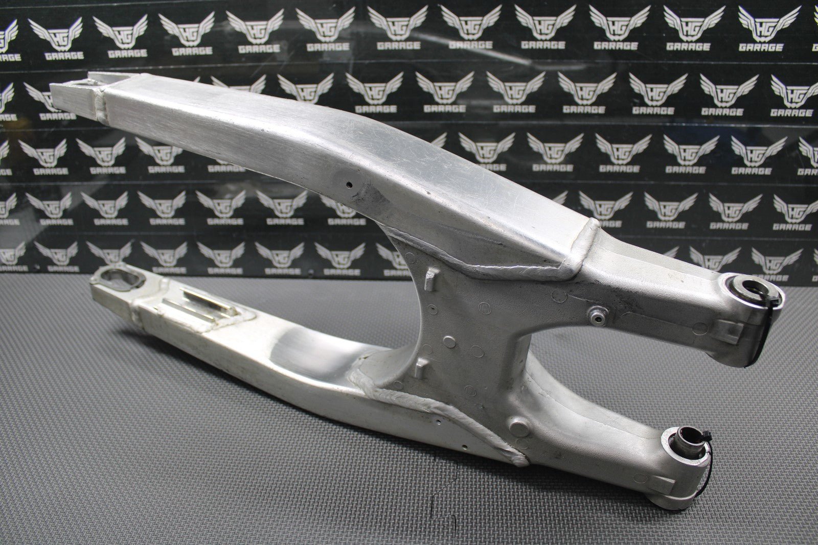 2008 HONDA 08 - 09 CRF250R 08 - 17 CRF250X OEM SWINGARM SWING ARM 52200 - KRN - A10 GOOD - hggarage