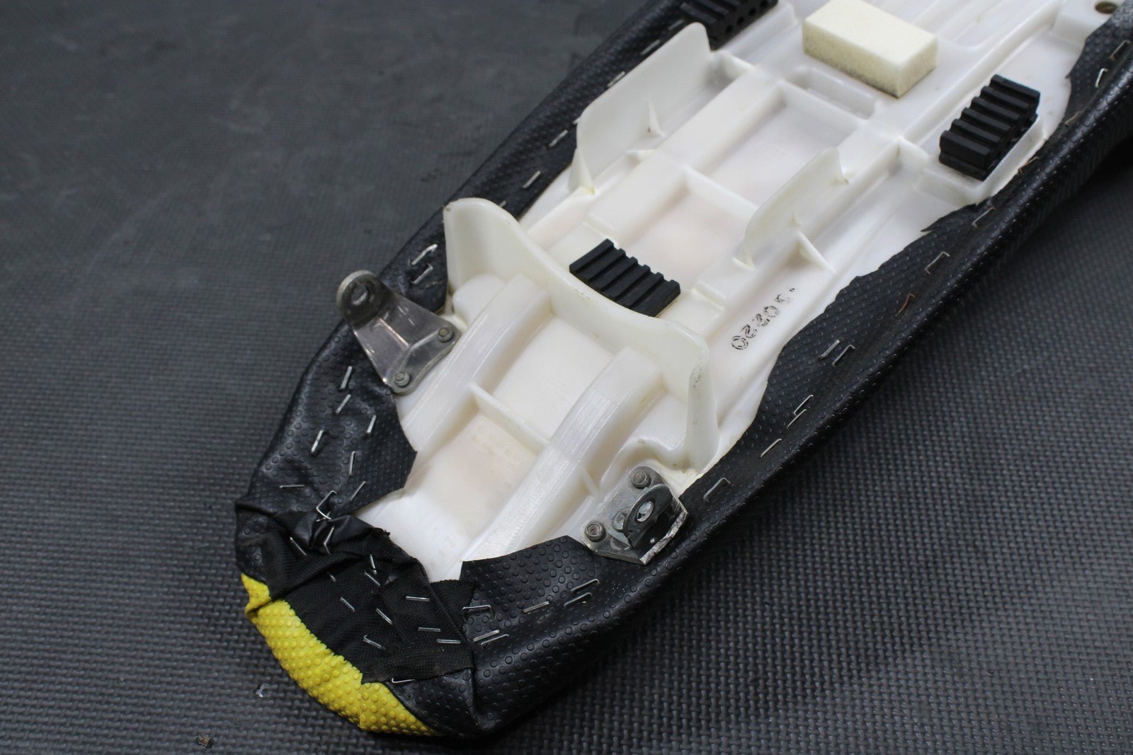 2000 SUZUKI 00 - 04 DRZ400 DRZ400E OEM SEAT SADDLE CUSHION COVER 45100 - 29F01 - CT6 - hggarage