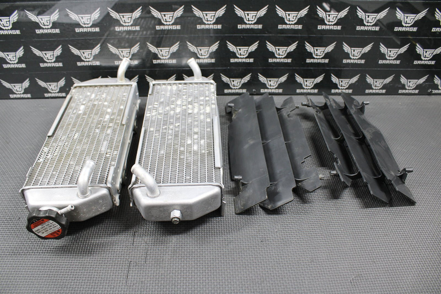 2000 2001 SUZUKI DRZ400 DRZ400E OEM LEFT RIGHT RADIATOR RADIATORS LOUVERS GOOD! - hggarage