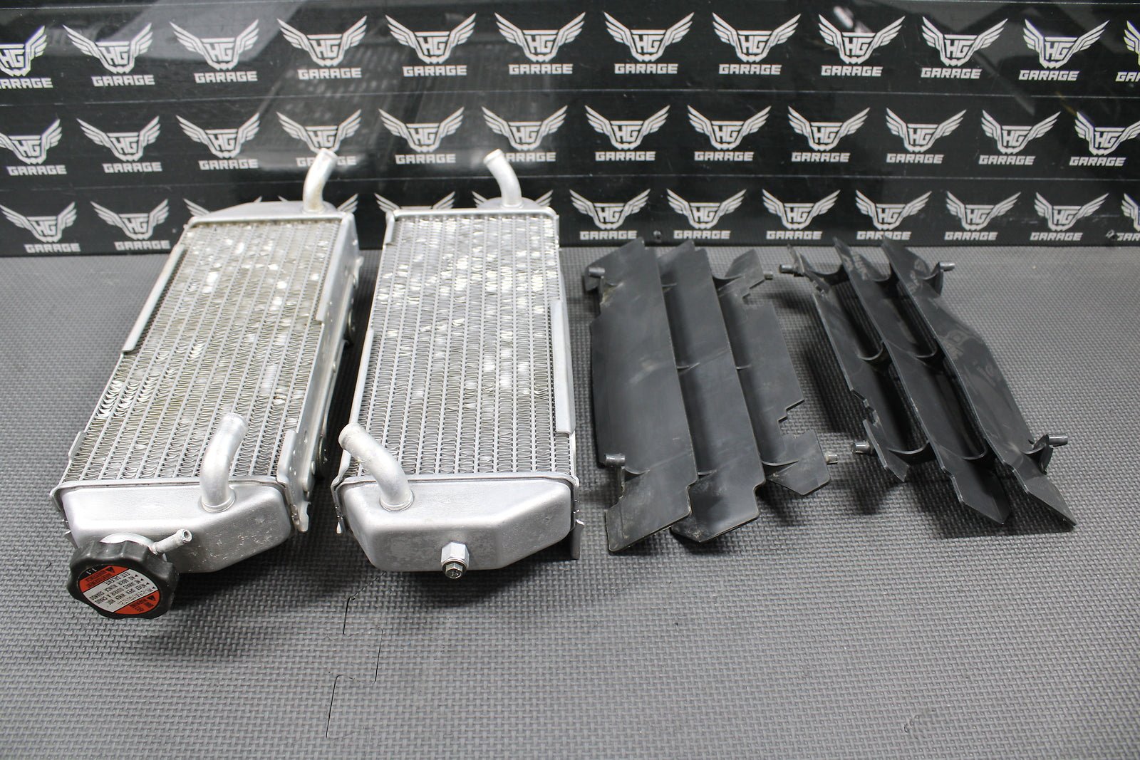 2000 2001 SUZUKI DRZ400 DRZ400E OEM LEFT RIGHT RADIATOR RADIATORS LOUVERS GOOD! - hggarage