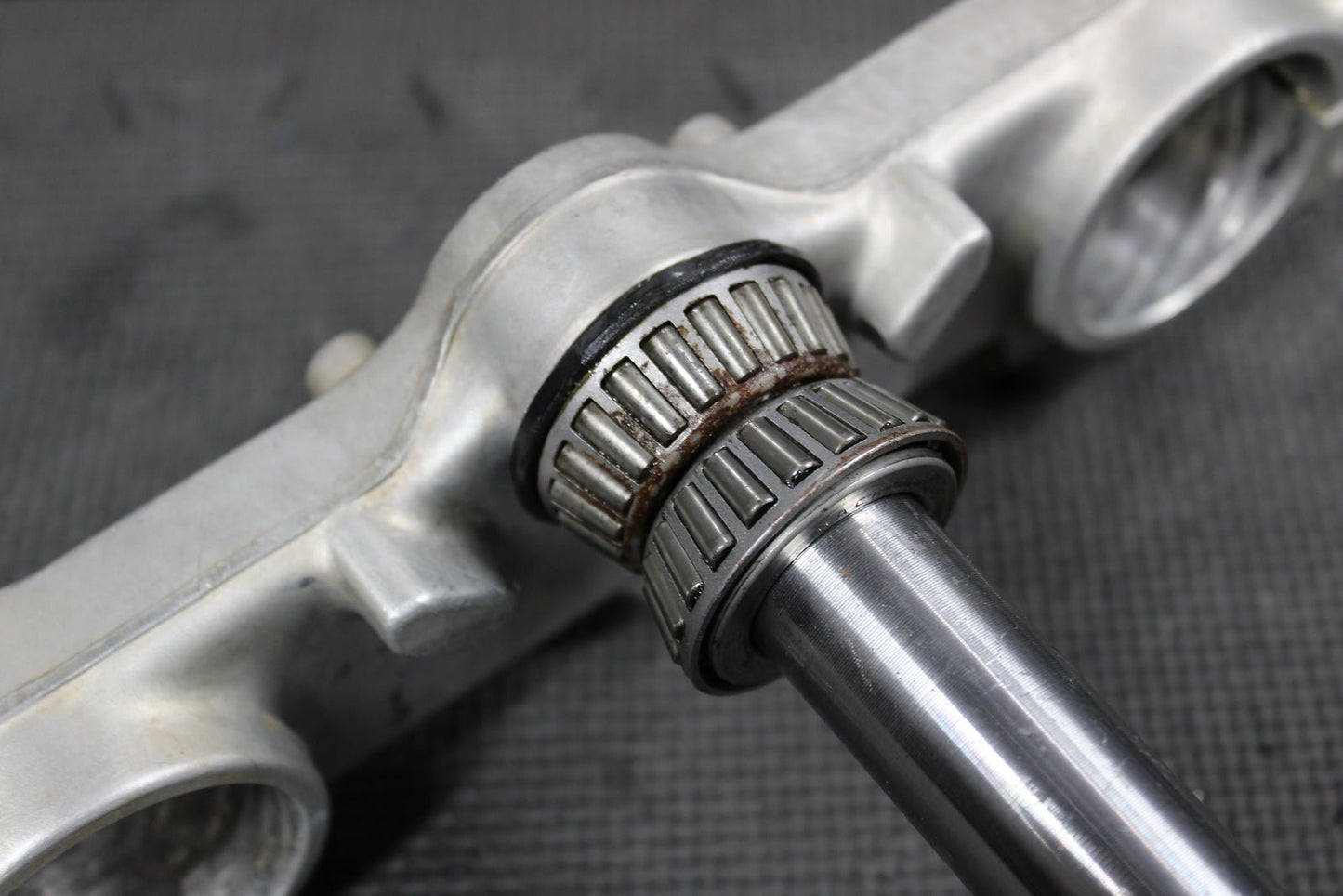 2008 HONDA CRF150RB CRF150R EXPERT OEM FRONT FORKS LOWER TRIPLE TREE CLAMPS - hggarage