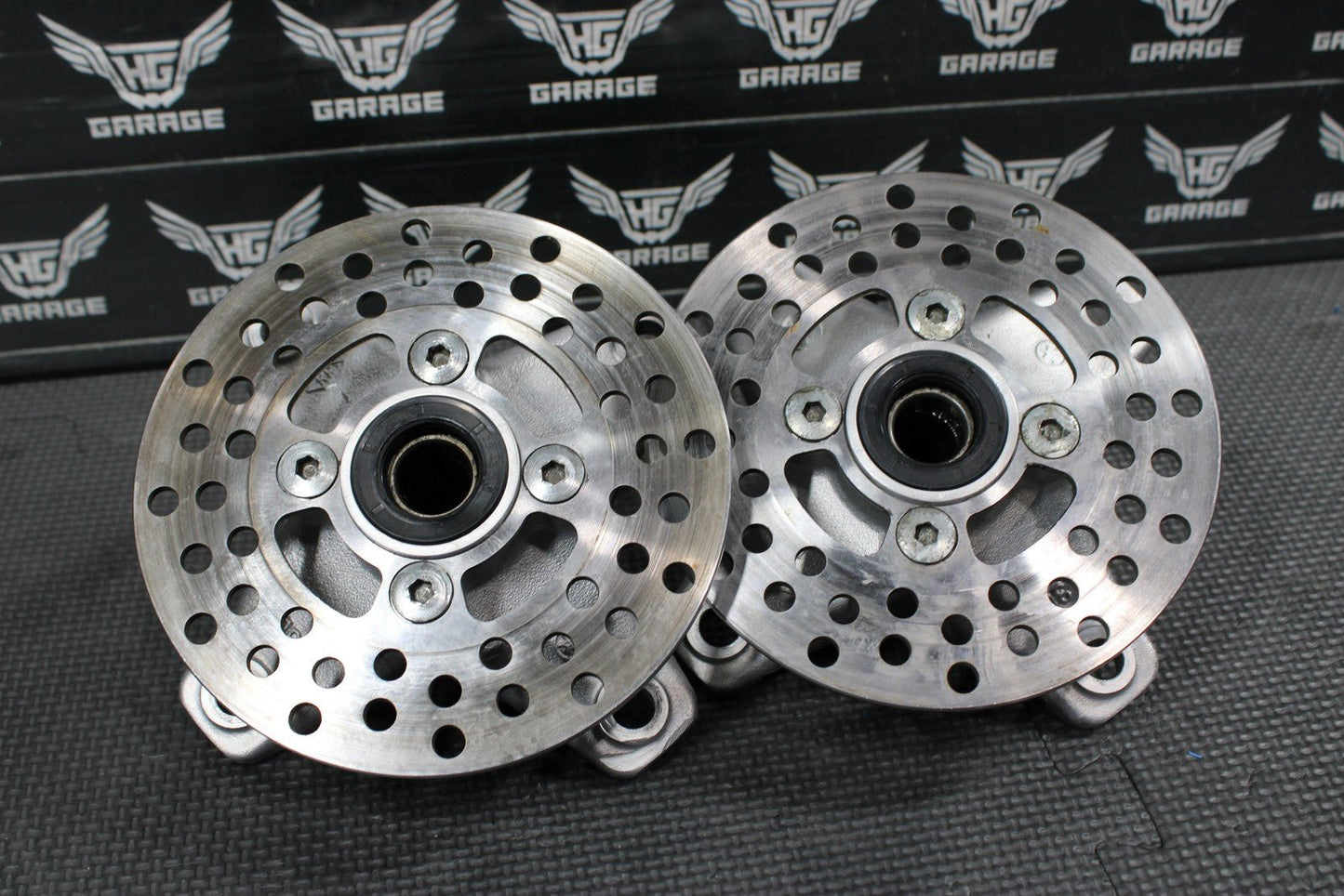 1991 YAMAHA BANSHEE 350 OEM FRONT WHEEL LEFT RIGHT RIM HUB HUBS - hggarage