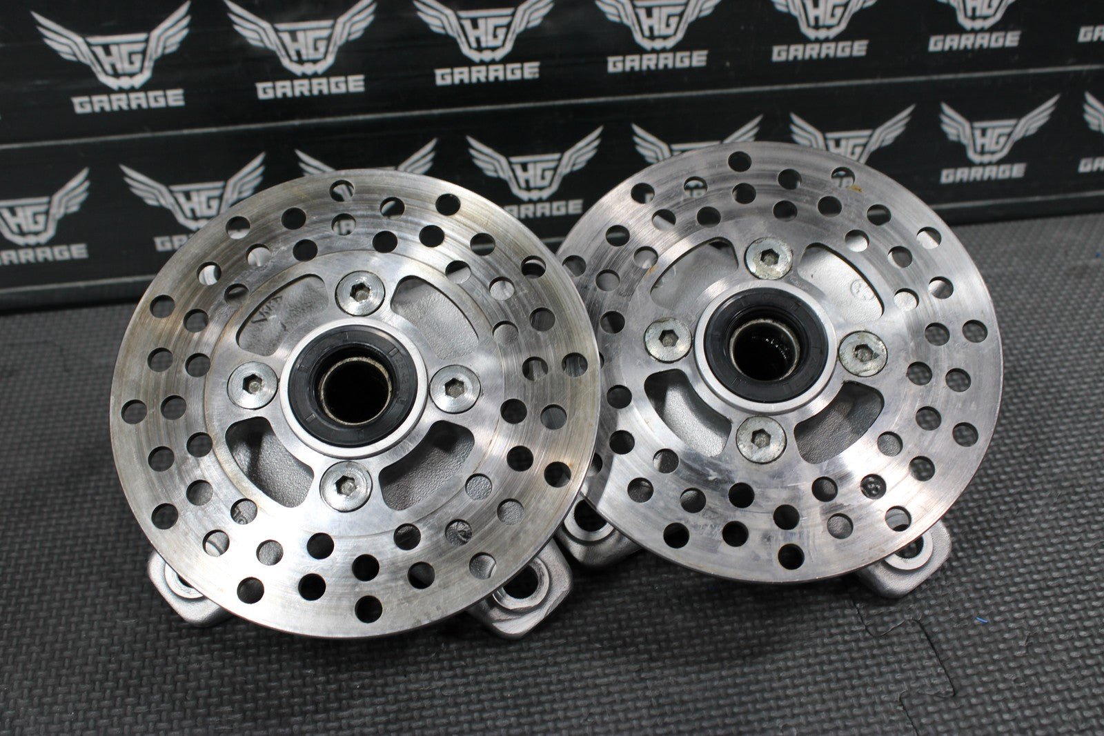 1991 YAMAHA BANSHEE 350 OEM FRONT WHEEL LEFT RIGHT RIM HUB HUBS - hggarage