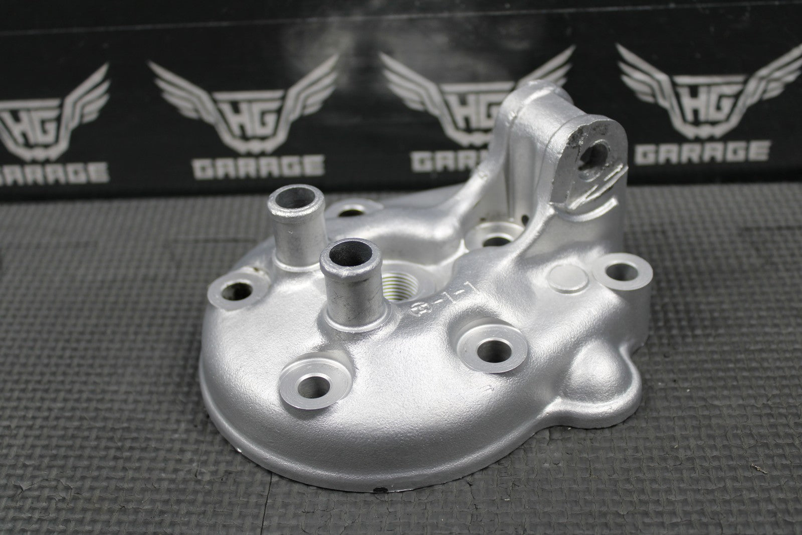 1990 KAWASAKI KX125 OEM ENGINE MOTOR CYLINDER HEAD COVER CAP DOME 11001 - 1316 - hggarage