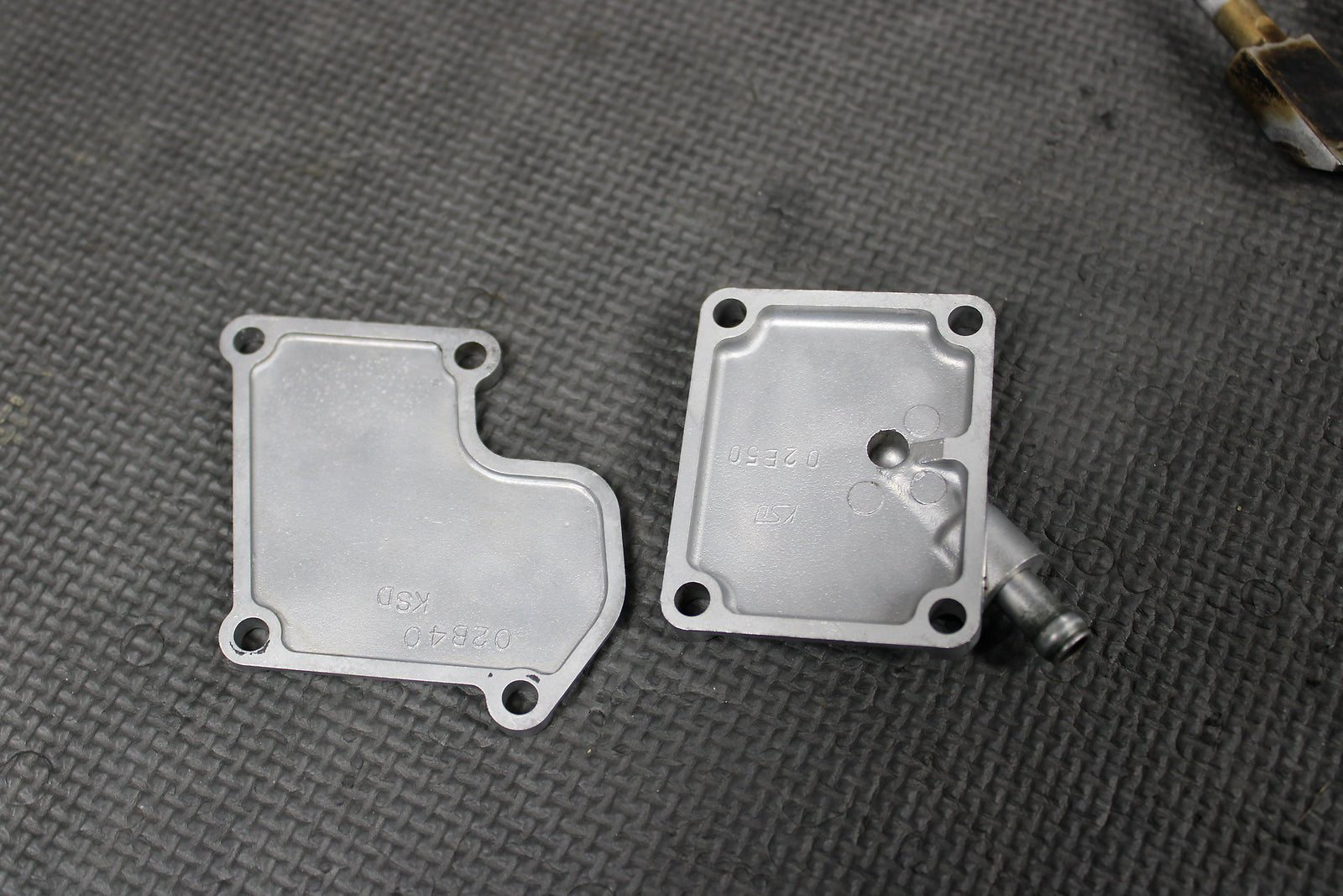 1994 SUZUKI RM80 OEM ENGINE POWER VALVE GOVERNOR ASSEMBLY 11254 - 02B40 11255 - 02B4 - hggarage