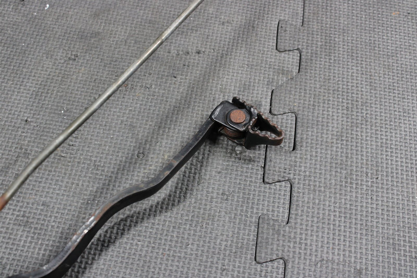 2002 HONDA XR200R 93 - 02 OEM RIGHT REARSET BRAKE FOOT PEDAL ARM ASSEMBLY - hggarage